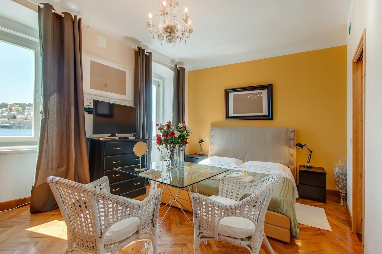 Hotel Vindobona à Mali Lošinj Extérieur photo