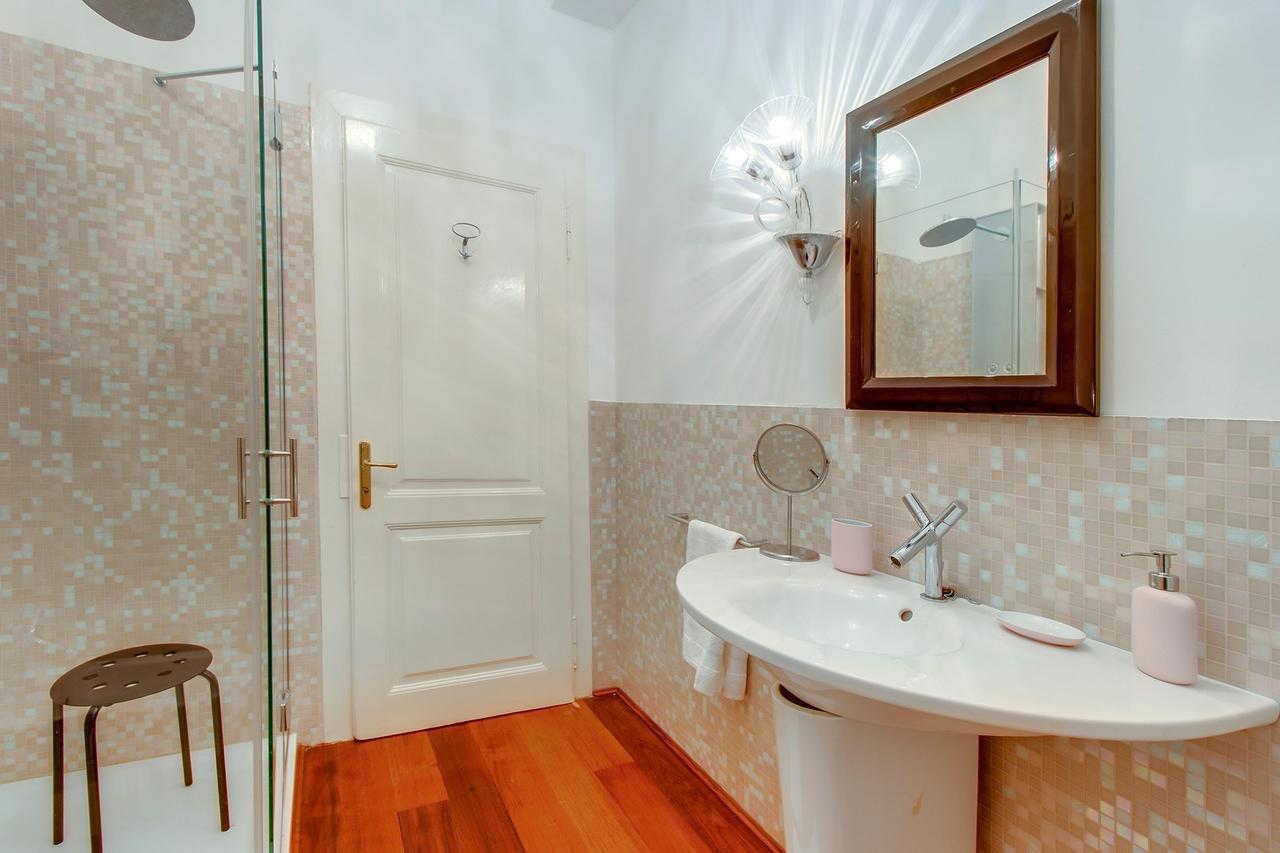 Hotel Vindobona à Mali Lošinj Extérieur photo